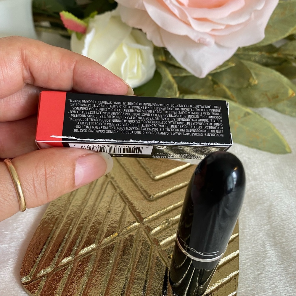 Mac Lustreglass Lipstick  Rouge A Levres -（561 Oh, Goodie ）Full Size0.1oz/3g - Picture 8 of 8